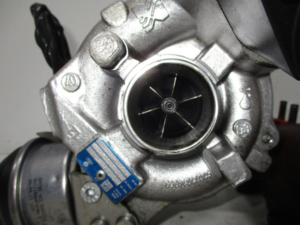 TURBOCOMPRESOR - Volkswagen Caddy (4MOTION) 2.0 TDI (3L253056T)